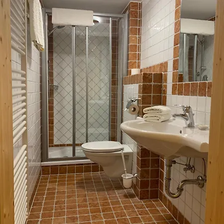 Guest house Heisshof 3*