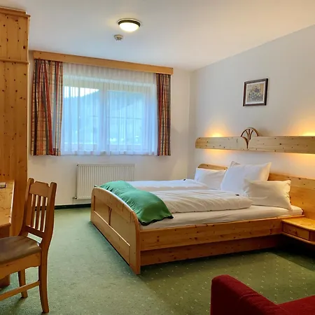 Guest house Heisshof 3*
